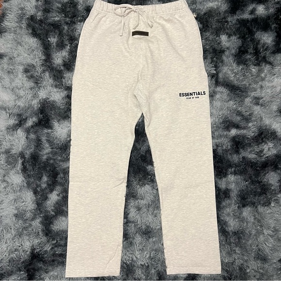 Essentials Fear Of God ss22 Light Oatmeal Relaxed Sweatpants - Picture 1 of 7